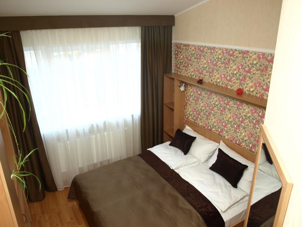 Leon Hotel Lviv Room photo
