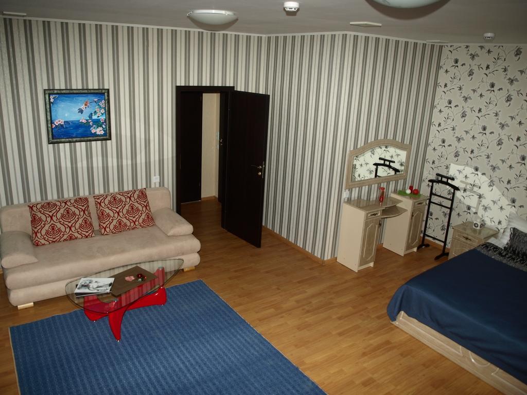 Leon Hotel Lviv Exterior photo